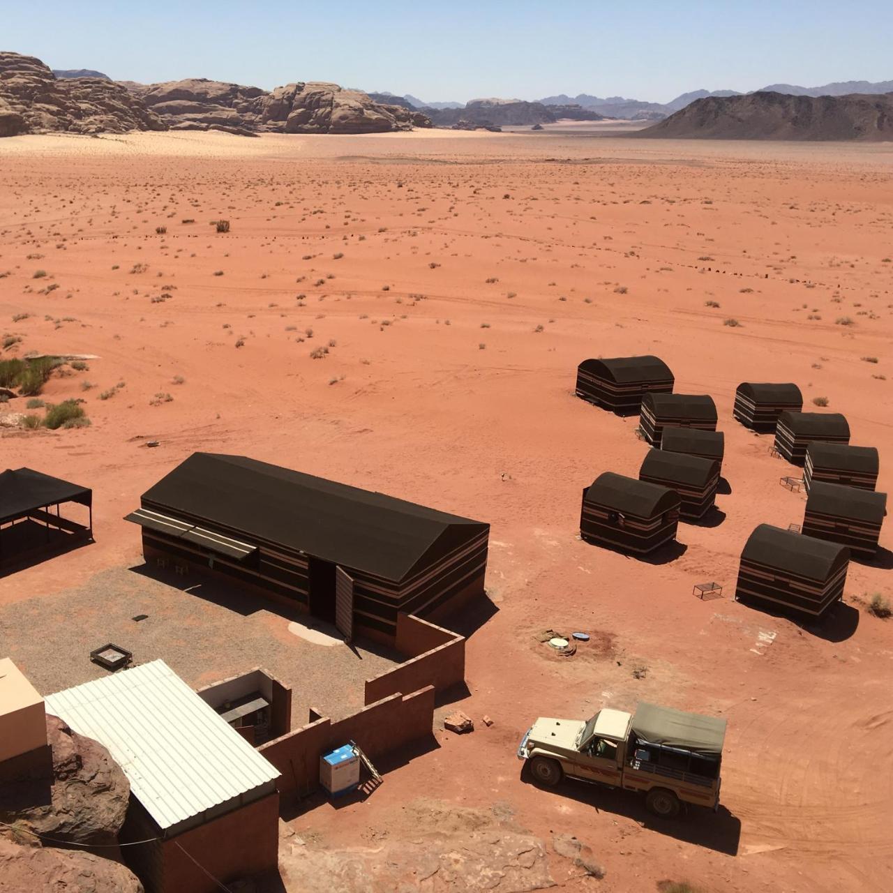 Hotel Real Bedouin Experience Tours&Camp à Wadi Rum Extérieur photo