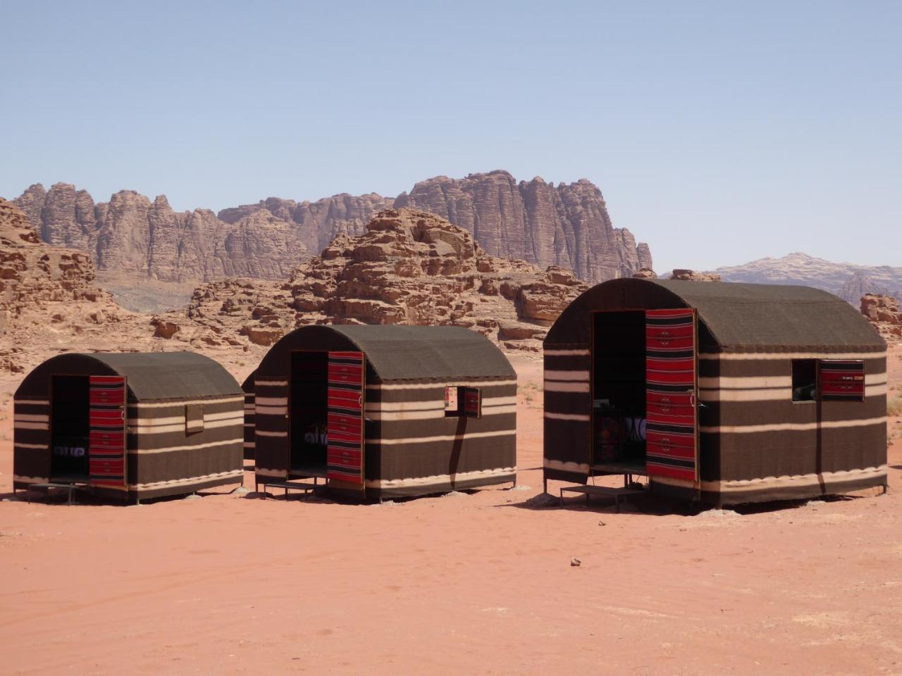 Hotel Real Bedouin Experience Tours&Camp à Wadi Rum Extérieur photo